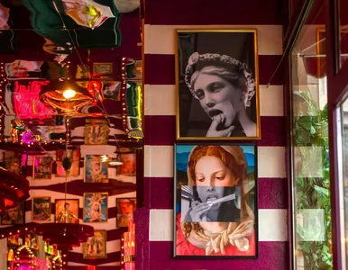 Miniatura: Protest przed restauracją Madonna w...