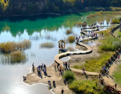 Miniatura: Turkusowa woda i urocze altanki....