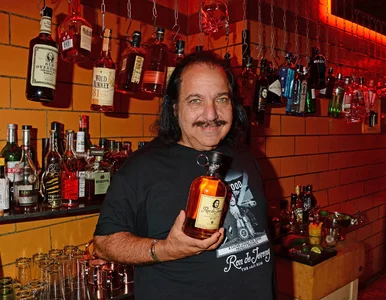 Miniatura: Ron Jeremy, słynny aktor porno, oskarżony...