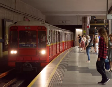 Miniatura: Warszawskie metro znów nie jeździ....
