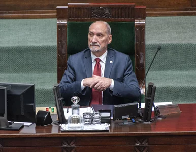 Miniatura: Macierewicz chwali Jakimowicza. „Wybitny...