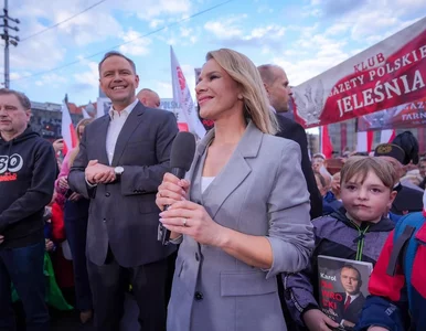 Miniatura: Wraca temat pensji dla pierwszej damy....