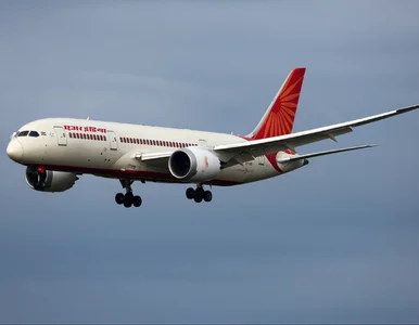 Miniatura: Dreamliner Air India z kłopotami w...