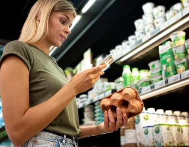 Miniatura: Lidl czy Biedronka? Tylko jeden jogurt to...