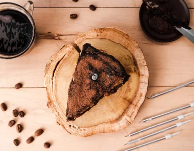 Miniatura: Ten czekoladowy sernik możesz jeść nawet...