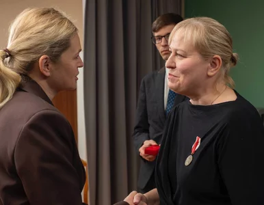 Miniatura: Szefowa MEN uhonorowała nauczycielkę...