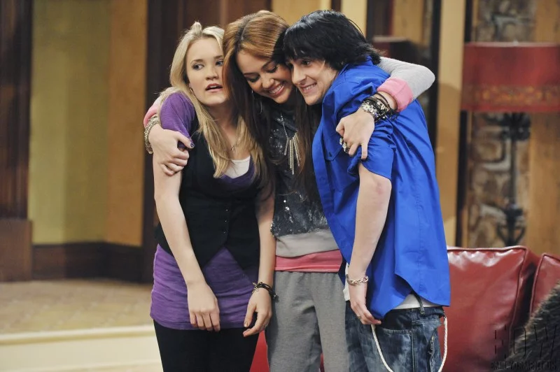 QUIZ. Pamiętasz bohaterów popularnych seriali na Disney Channel? Sprawdź się!