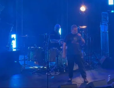 Miniatura: Kazik w skandalicznej formie na koncercie....