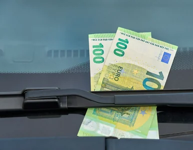 Miniatura: 50 euro za wycieraczką, a potem płacz. Tak...