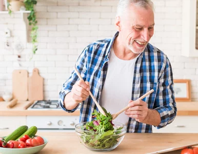 Miniatura: Po 50-tce jedz to codziennie. Ekspert...