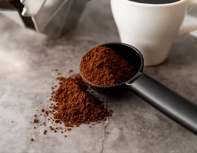 Miniatura: Wypijasz kawę, a fusy wlewasz do monstery?...