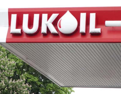 Miniatura: Sankcje dociskają. Łukoil wyprzedaje...