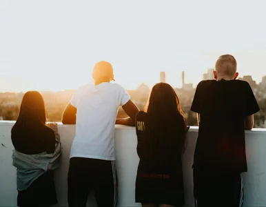 Miniatura: Niewidzialni dla systemu. NEET zupełnie...