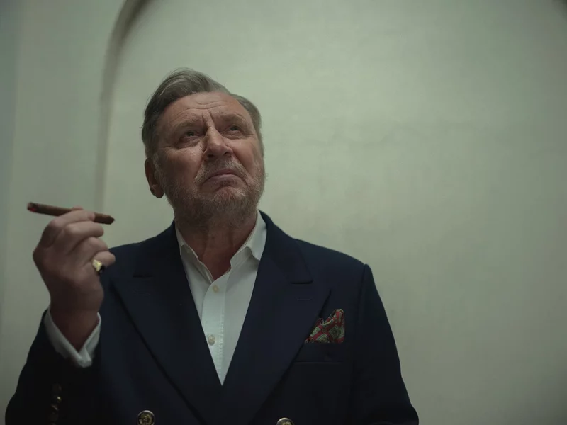 Tych 9 polskich seriali na Netflix to gwarancja dobrej zabawy. Najlepsze komedie ostatnich lat