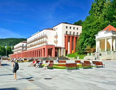 Miniatura: Aquapark ze stokiem na dachu. Polskie...
