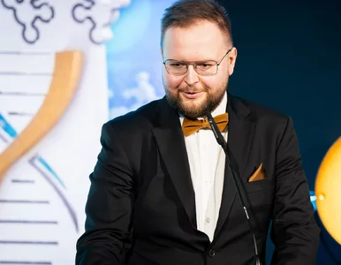 Miniatura: Mateusz Oczkowski: Połączenie polityki i...