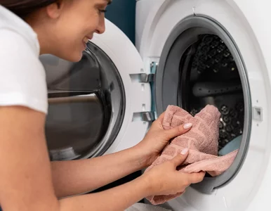 Miniatura: Zamiast płynu do płukania wlej to. Efekt?...