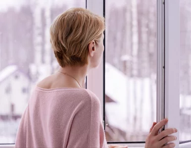 Miniatura: Dlatego okna parują, a ściany czernieją....