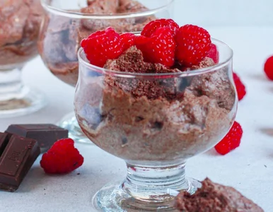 Miniatura: Kochasz czekoladę? Zrób ten fit deser z...