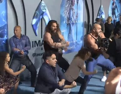 Bojowy taniec haka na premierze „Aquamana”. Media społecznościowe...