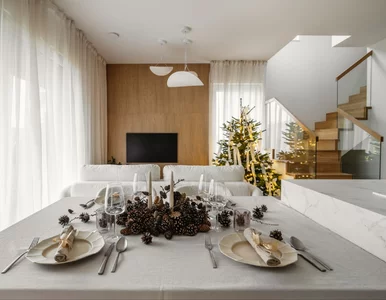 Miniatura: Minimalistyczne mieszkanie w bieli i...