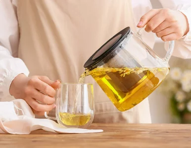 Miniatura: Piję herbatkę rumiankową przed snem. Po...