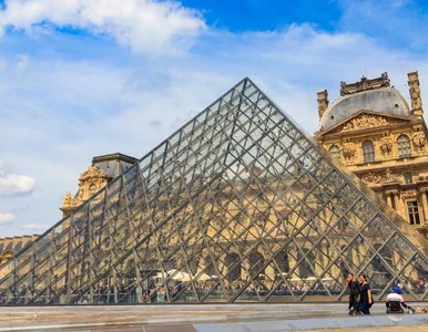 Miniatura: Kradzież w Luwrze bez polisy. Francja nie...