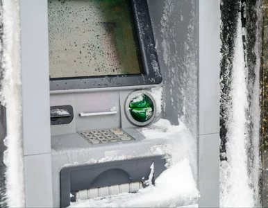 Miniatura: UE dokręca śrubę, bankomaty tną limity. Co...