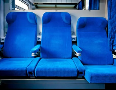 Miniatura: Czy Polacy chcą w pociągach stref bez...