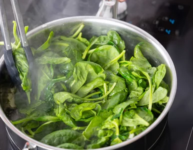 Miniatura: Jesz szpinak, a żelazo i tak się nie...