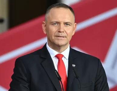 Miniatura: Karol Nawrocki walczy w sądzie. W tle...