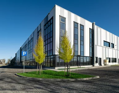 Miniatura: Komtur inwestuje w Polsce. Centralny HUB...