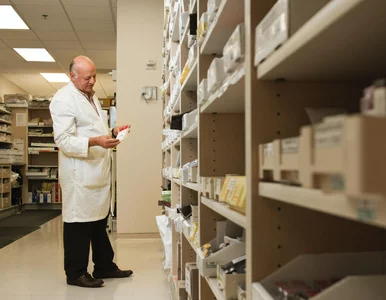 Miniatura: Pilny komunikat GIF. Popularny lek na...