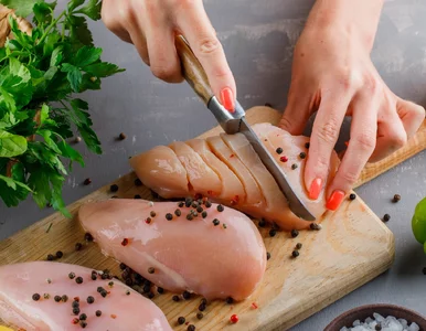 Miniatura: Nie każdego kurczaka z Biedronki warto...