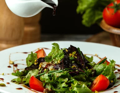 Miniatura: To „czarne złoto” dodaję do sałatki....