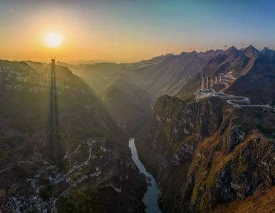 Miniatura: 2 minuty zamiast 2 godzin. Najwyższy most...