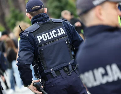 Miniatura: Atak z użyciem noża przed sklepem. Pilna...