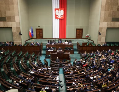 Miniatura: Posłowie PiS opuścili salę plenarną. To...