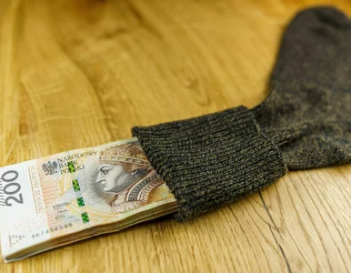 Miniatura: Tyle naprawdę zarabiają Polacy. GUS...