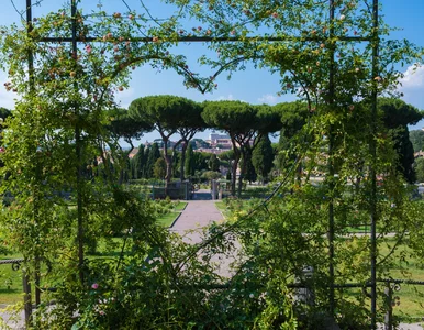 Miniatura: Piękne miejsce w Rzymie zaprasza turystów....