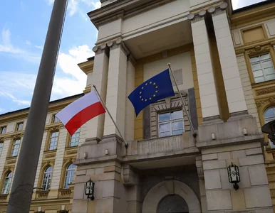 Miniatura: Czy Polska powinna opuścić UE? Najnowszy...