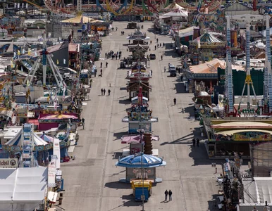 Miniatura: Strzały i śmierć w Monachium. Akcja służb...