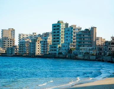 Miniatura: Wszyscy turyści opuścili ten kurort....