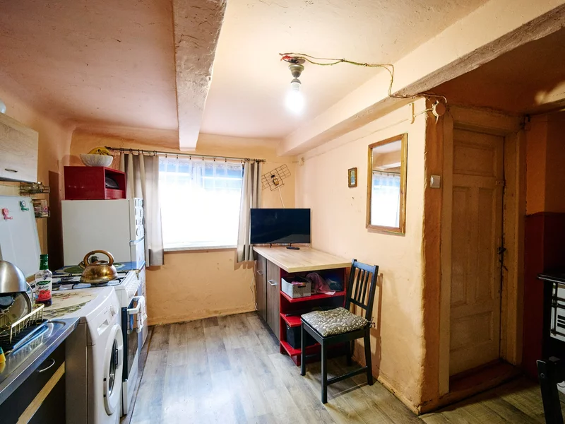 Szokujące warunki życia pod Warszawą. Program odmienił ich los