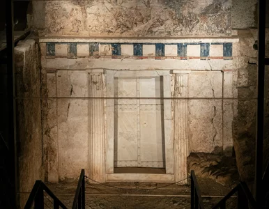 Miniatura: Grób przyjaciela Aleksandra Wielkiego...