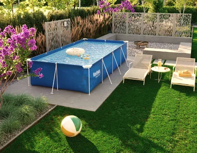 Miniatura: Wstaw basen do ogrodu i wskakuj! Polacy...