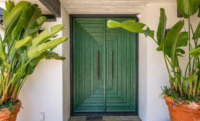 Miniatura: Shia LaBeouf sprzedaje dom w Los Angeles....