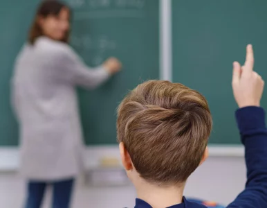 Miniatura: Zaskakująca propozycja szkoły. W tle...