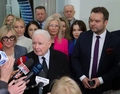 Miniatura: Pilna narada PiS. Grupa polityków...