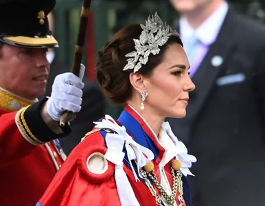 Miniatura: Koronacja Karola III. Niezwykły hołd...
